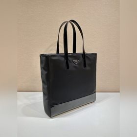 Prada  Новая сумка-тоут Модель： 2VG071 Эта сумка из переработанн