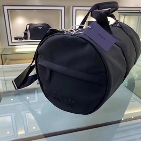 PRADA  Совместный дизайн ad и Pd Модель： 2VC015 Два крупных брен