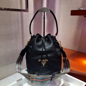 Prada &amp;nbsp; Популярная сумка-ведро Модель： 1BE018 Сумка-ведр