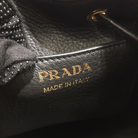 Prada &nbsp; Популярная сумка-ведро Модель： 1BE018 Сумка-ведр