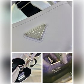 Prada  Новая модель сумки-бакета с гладкой поверхностью Артикул：