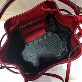 Новая модель Prada： 1BZ032 Сумка-ведро Изготовлена из импортной к