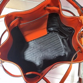 Новая модель Prada： 1BZ032 Сумка-ведро Изготовлена из импортной к