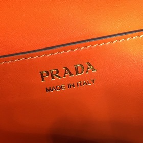 Новая модель Prada： 1BZ032 Сумка-ведро Изготовлена из импортной к