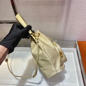 Prada Классическая сумка-бакет Артикул： 1BH038 Изготовлена из и