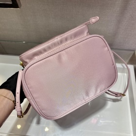 Сумка Prada Классическая модель, артикул： 1BH038 Изготовлена из и