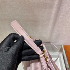 Сумка Prada Классическая модель, артикул： 1BH038 Изготовлена из и