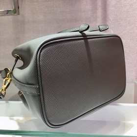 PRADA Новый цвет, новый номер модели： 1BZ032 Сумка-бакет &nbs