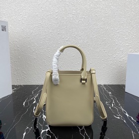 Новая мини-сумка Prada Модель： 1BA331 Новая сумка-бакет из блестя