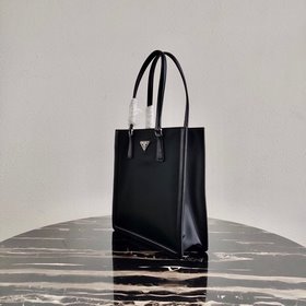 Новая сумка Prada Артикул： 1BG363 Эта сумка с кожаными ручкамизго