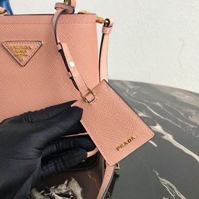 Prada Модель： 1BA217 (мини-размер) Сумка-бочка из кожи Saffiano К