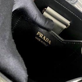 Модель Prada： 1BA217 (мини-размер) Сумка-бочка из кожи Saffiano К
