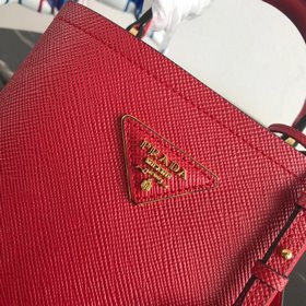 Модель Prada： 1BA217 (мини-размер) Сумка-бочка из кожи Saffiano К