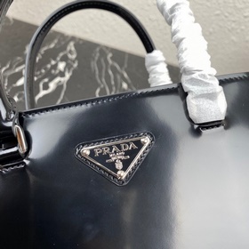Prada Новая модель (большой размер) женская сумка Артикул： 1BA33