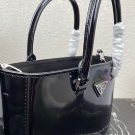 Prada Новая модель (большой размер) женская сумка Артикул： 1BA33