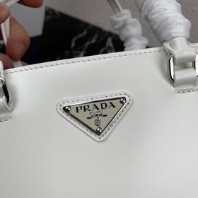 Prada Новая модель (большой размер) женская сумка Артикул： 1BA33