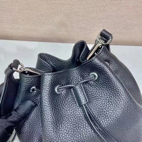 Prada Новая сумка-бакет с двумя ремнями Модель 1BE060 Двойные рем