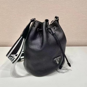 Prada Новая сумка-бакет с двумя ремнями Модель 1BE060 Двойные рем