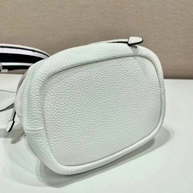 Prada Новая сумка-бакет с двумя ремнями Модель 1BE060 Двойные рем