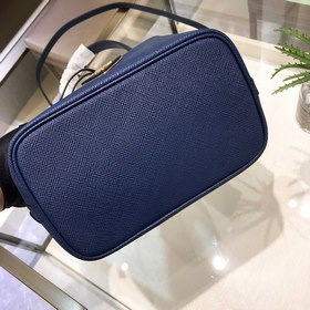 Prada Артикул： 1BE032 (сумка-ведро) Новая модель сумки-ведра от