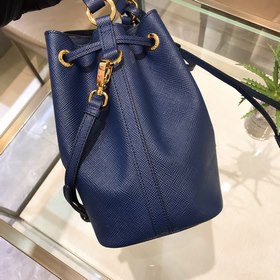 Prada Артикул： 1BE032 (сумка-ведро) Новая модель сумки-ведра от 