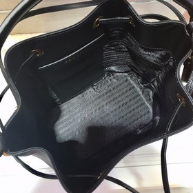 Prada Новый номер модели： 1BZ032 Сумка-бакет Изготовлена из импо