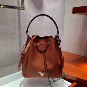 Prada Новый номер модели： 1BZ032 Сумка-ведро Изготовлена из импо
