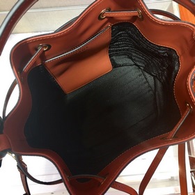 Prada Новый номер модели： 1BZ032 Сумка-ведро Изготовлена из импо