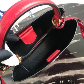 Prada Артикул： 1BA21 Сумка с двумя отделениямиз кожи Saffiano Ко
