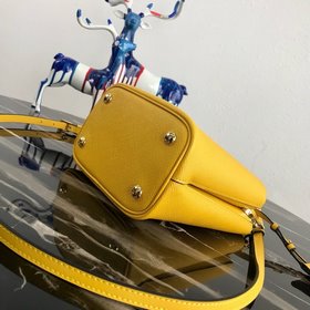 Prada, модель： 1BA217 (мини-размер), сумка-барабан из кожи Saffia