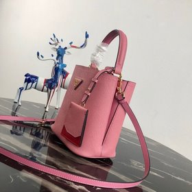 Модель Prada： 1BA217 (мини-размер) Сумка-бочка из кожи Saffiano К