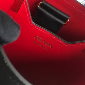 Модель Prada： 1BA217 (мини-размер) Сумка-бочка из кожи Saffiano К