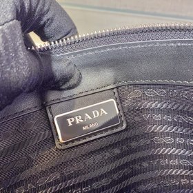 PRADA Новая сумка Модель： 2VF030 Глянцевая новая сумка Эта сумка