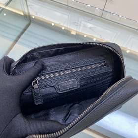 Prada Новейшая модель мужской сумки Модель № 2VF017 Цвет： черный
