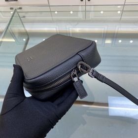 Prada Новейшая модель мужской сумки Модель № 2VF017 Цвет： черный