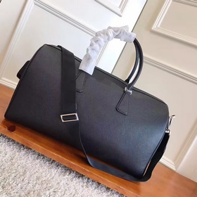 PRADA Новая модель сумки через плечо для осени-зимы Артикул： 1BD