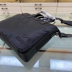 Новая мужская сумка Prada Изготовлены из импортного нейлона с отд