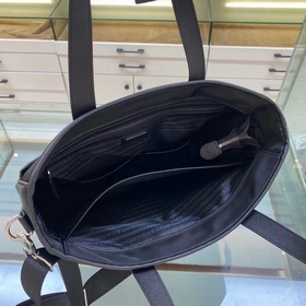 Новая мужская сумка Prada, модель： 2VG032 Изготовлена из импортно