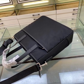 Новая мужская сумка Prada, модель： 2VG032 Изготовлена из импортно