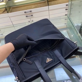 Новая мужская сумка Prada, модель： 2VG032 Изготовлена из импортно