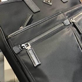 Prada  Артикул： 2VG860 Мужская сумка из нейлона Импортная параш