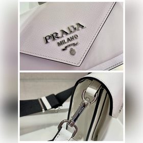 PRADA Новая модель «три в одном» Артикул： 1BP020A Эта миниатюрна