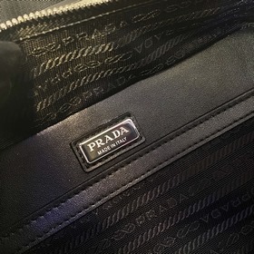 PRADA Новая сумка для фотоаппарата Модель： 2VH069 Глянцевая Эта 