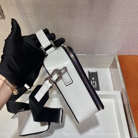 PRADA Новая сумка для фотоаппарата Модель： 2VH069 Глянцевая Эта 