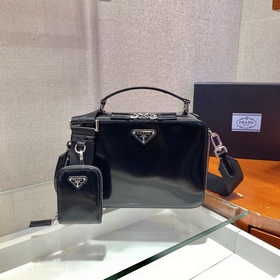 PRADA Новая сумка для фотоаппарата Артикул： 2VH069 Глянцевая Эта