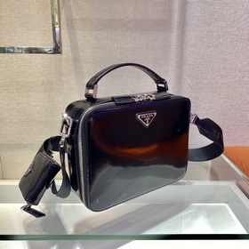 PRADA Новая сумка для фотоаппарата Артикул： 2VH069 Глянцевая Эта