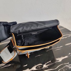 Новая сумка через плечо для мужчин от PRADA Артикул： 2VD769B Черн