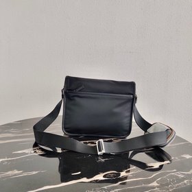 Новая сумка через плечо для мужчин от PRADA Артикул： 2VD769B Черн