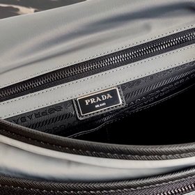 Новая сумка через плечо Prada для мужчин Артикул： 2VD768B Серый 
