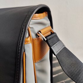 Новая сумка через плечо Prada для мужчин Артикул： 2VD768B Черный